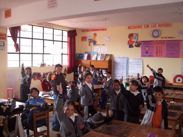 niños en el aula