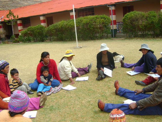 Padres regresan a aprender